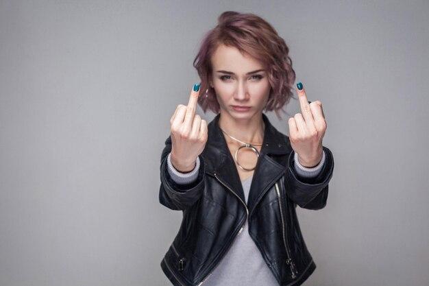 Descubra porque 'Poker Face' é um hino à bissexualidade e o que Lady Gaga revela sobre sua obra-prima pop