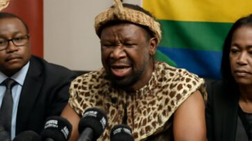 Comissão de Direitos Humanos pede desculpas públicas após ataques homofóbicos do apresentador sul-africano