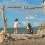 Cantora aproveita férias em Socotra, ilha remota e cheia de belezas surreais no Oceano Índico