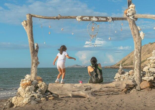 Cantora aproveita férias em Socotra, ilha remota e cheia de belezas surreais no Oceano Índico