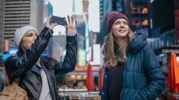 A rapper vencedora do Grammy traz sua energia única para shows imperdíveis que celebram diversidade e arte queer