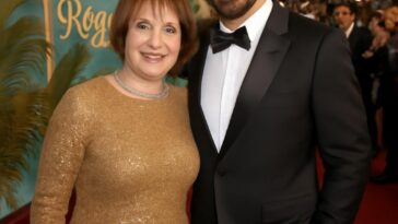 Elenco estelar se reúne em Los Angeles para celebrar a nova fase da série que retrata o universo elitista de Palm Beach