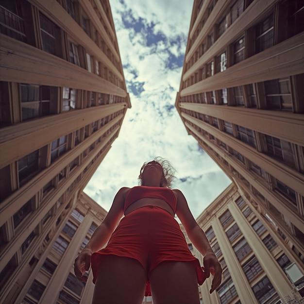 Cantora conta momento hilário em que Pabllo correu de calcinha na piscina e gerou multa surpresa