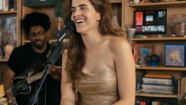 Cantora revisita sucessos e emociona público em apresentação intimista no Tiny Desk Brasil