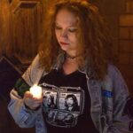 Drag queen icônica assume o palco ao lado da musa do burlesco em turnê europeia repleta de glamour e magia