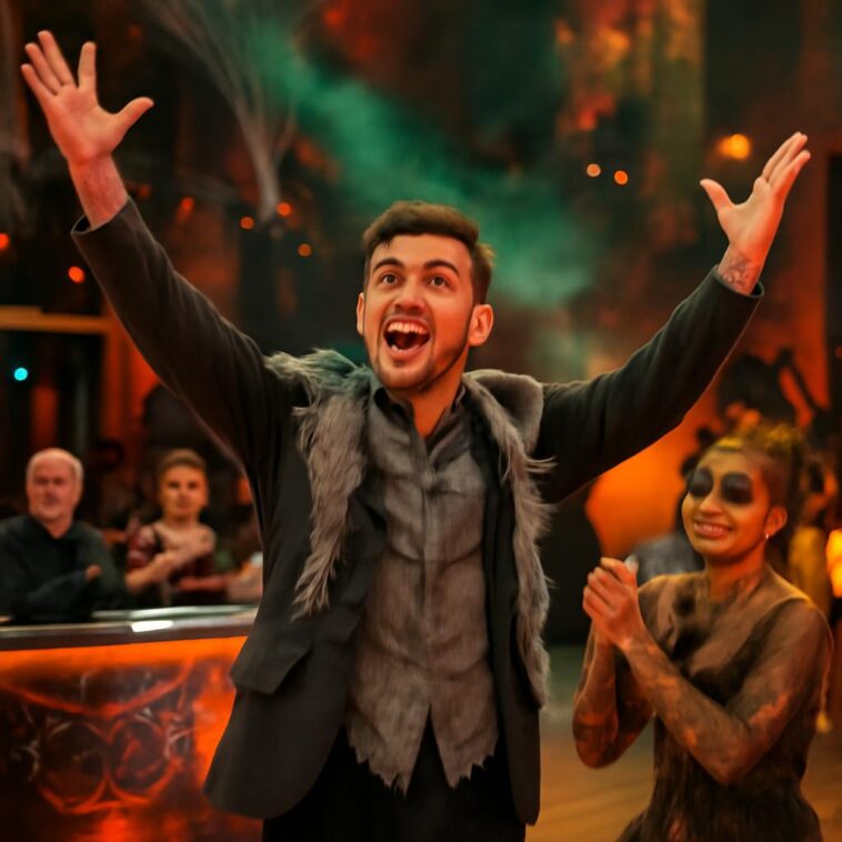 Na edição especial de Halloween, Lewis Cope brilha com rotina icônica e marca história no Strictly Come Dancing