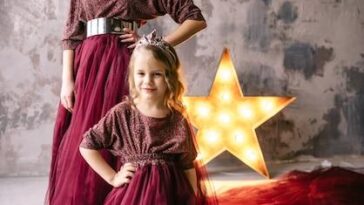 A rainha do Natal surge com os filhos em visual kawaii, preparando os fãs para a temporada mais mágica do ano