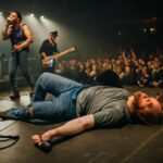 Cantor country enfrenta tombo e segue show sem perder o ritmo em apresentação agitada