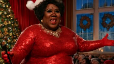 Drag superstar celebra o Natal com humor e representatividade no coração da cena LGBTQIA+