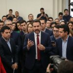 Discussão sobre homofobia e liberdade de criação ganha destaque após ato em restaurante da capital colombiana