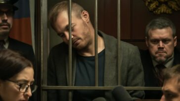 Fundador de agência de viagens para casais gays é condenado postumamente em meio à repressão extrema à comunidade LGBTQIA+ na Rússia