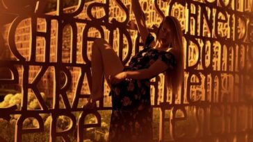 Ícone pop anuncia continuação do álbum e celebra legado com fãs LGBTQIA+