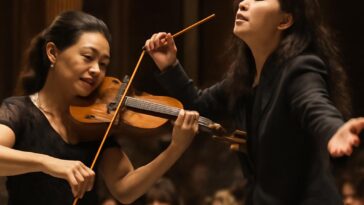 Performance da violinista Midori e da regente Nodoka Okisawa renova o legado da música clássica com sensibilidade e força