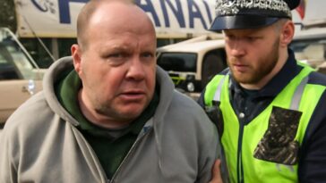 Incidente de homofobia durante atraso de lanche expõe preconceitos em voo com passageiros LGBTQIA+