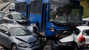 Passageiros vivem momentos de pânico em ônibus que perdeu os freios na rodovia em São Paulo