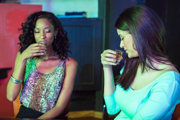 Encontro íntimo entre Kim, Khloé e Britney traz acolhimento e força em meio a desafios