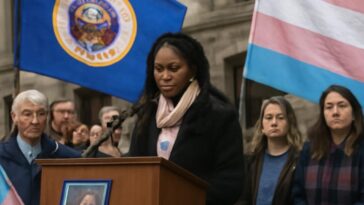 Legisladores LGBTQIA+ de Minnesota prestam tributo às vidas trans perdidas e reforçam luta contra a transfobia