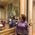 Cantora e atriz mergulham em autoconhecimento guiadas pela xamã Max Tovar em Varginha