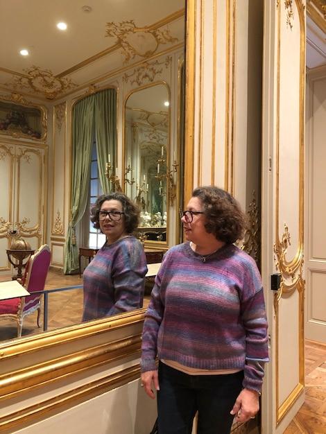 Cantora e atriz mergulham em autoconhecimento guiadas pela xamã Max Tovar em Varginha