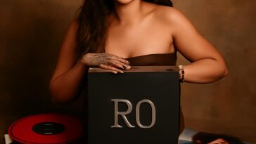 Coleção limitada reúne todos os álbuns da diva, com camiseta especial para fãs LGBTQIA+