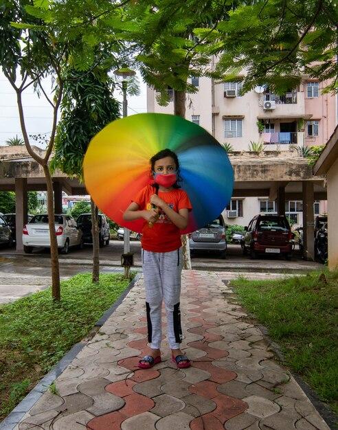 Ator protagoniza 'Ruas da Glória' e celebra liberdade artística e representatividade queer