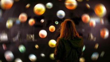 Cantora reflete sobre sua carreira e o amadurecimento da música pop nacional com novos ícones LGBTQIA+