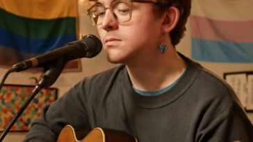 O artista trans Cavetown revela identidade, saúde mental e amor em novo álbum, inspirando jovens LGBTQIA+