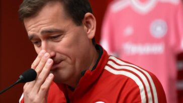 Abel Braga tenta justificar fala polêmica com perda pessoal, mas repercussão expõe resistência à diversidade no futebol