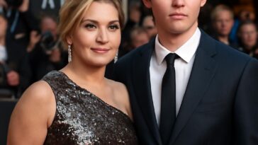 Atriz icônica e seu filho unem talentos em evento emocionante em Londres