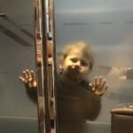 Designer revela que elogio ao vestido de Rachel Roy teria desencadeado conflito no elevador