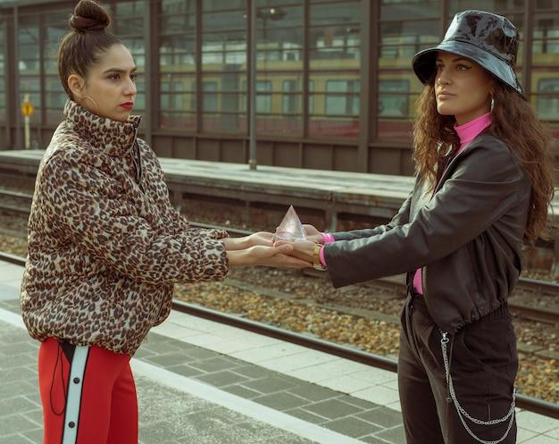 Cantora conta visão inspiradora de Britney que a motivou a superar desafios e brilhar no Megasztár