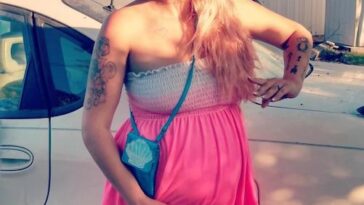 Atriz fala sobre padrões de beleza da década e celebra sua autenticidade aos 61 anos