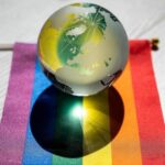 De insulto a símbolo de poder, a palavra ‘cunt’ se tornou afirmação queer e marca até novela das 9