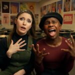 Ariana Grande e Cynthia Erivo mostram a verdadeira essência dos drama kids 13 Comportamento carinhoso das estrelas de Wicked revela a alma sensível dos jovens de teatro