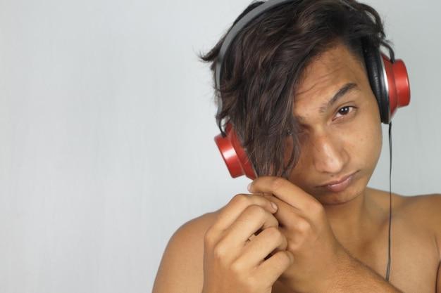 MC Melody desabafa após ser excluída de música de Anitta 1 Cantora fala sobre polêmica com Anitta e revela próximos lançamentos após exclusão de faixa