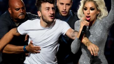 Fã conhecido por invadir eventos é retirado de show em Brisbane, Austrália, e levanta debate sobre segurança em shows