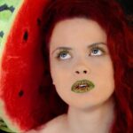 Rihanna exibe curvas poderosas em fotos icônicas que viralizam 13 Imagens resgatadas mostram a diva em momentos cheios de confiança e estilo, inspirando a comunidade LGBTQIA+