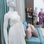 Bianca Censori reinventa o corpo feminino em manifesto artístico impactante 13 Esposa de Kanye West explora sexualidade e domesticidade em exposição que evoca Britney Spears e Kim Kardashian