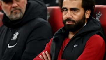 Atacante egípcio critica clube e inicia partida contra Brighton na reserva na Premier League