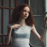 Atriz eleva o estilo sexy e sofisticado com look boudoir em performance icônica na TV americana