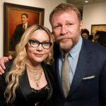 Ex-casal icônico se reencontra em exposição de arte do filho Rocco, celebrando união e talento