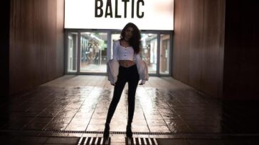 Em Sydney, cantora interrompe apresentação para garantir segurança e apoio ao bailarino ferido