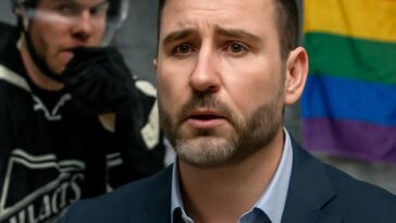 Primeiro jogador de hóquei profissional assumidamente gay critica cultura homofóbica e dúvidas sobre impacto da série Heated Rivalry