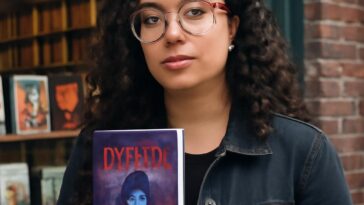 Rebekah Faubion estreia livro que une horror e temas LGBTQIA+ para jovens leitores