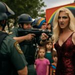 Tribunal permite aplicar lei que veta menores em performances adultas, enquanto AG exige cancelamento de show natalino drag