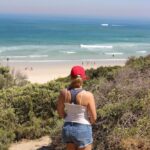 Cantora mineira traz brasilidade e alegria em faixas inéditas e parcerias com Pabllo Vittar e Rachel Reis