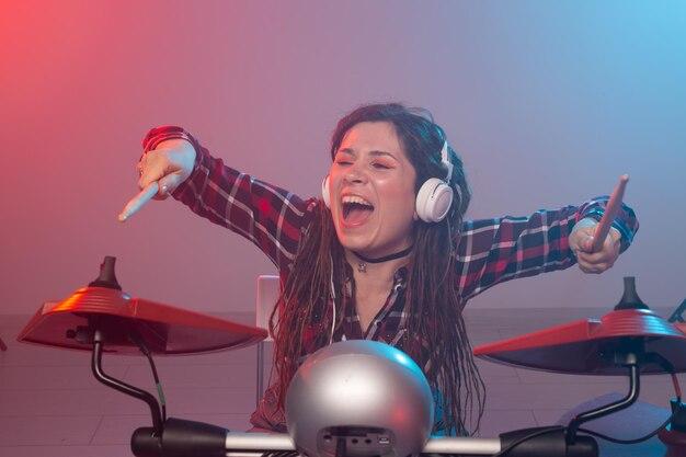 Rihanna alcança 18 músicas com 1 bilhão de streams no Spotify 1 Clássico 'Pon de Replay' entra para o seleto grupo de hits bilionários da diva pop