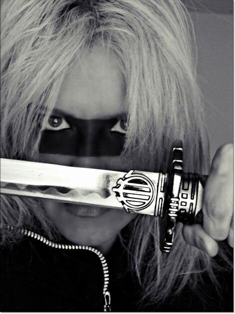 Evento em Andover, Reino Unido, une música e solidariedade para apoiar famílias LGBTQIA+ afetadas por doenças raras