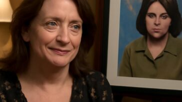 Personagem nasceu de uma viagem solo de Rachel Dratch à Costa Rica, inspirada por um encontro inesperado