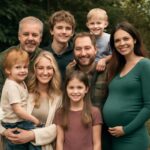 Elenco de Landman equilibra carreira e família, com destaque para a gravidez da atriz Kayla Wallace